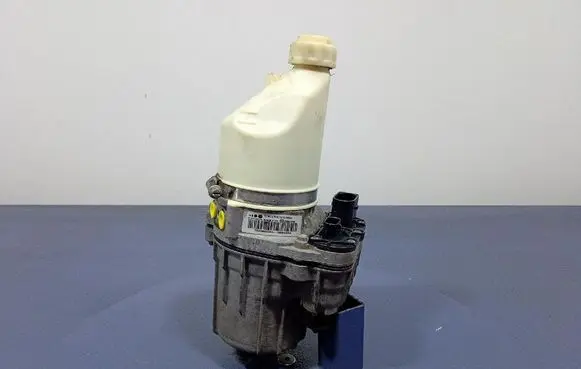 Opel Zafira C Power steering pump 13292554