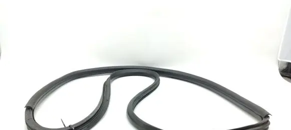 Seat Ibiza III (6L) Front door rubber seal