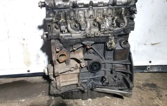 Renault Megane II Engine F9Q