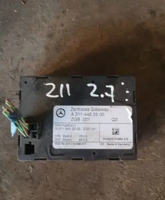 Mercedes-Benz E W211 Door central lock control unit/module A2114452500