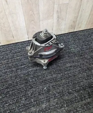 BMW 3 F30 F35 F31 Engine mount bracket 6865469