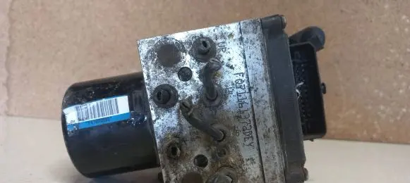 Volkswagen PASSAT B6 ABS Pump 3C0614109