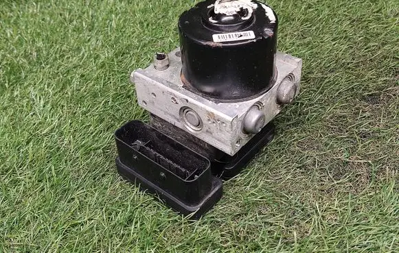 Ford Focus ABS Pump 3M512M110JA