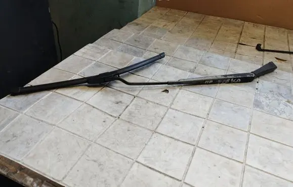 Ford Focus Front wiper blade arm XS4117527AB