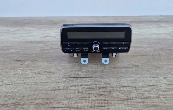 Mazda 2 Radio/CD/DVD/GPS head unit DB5H669R0F