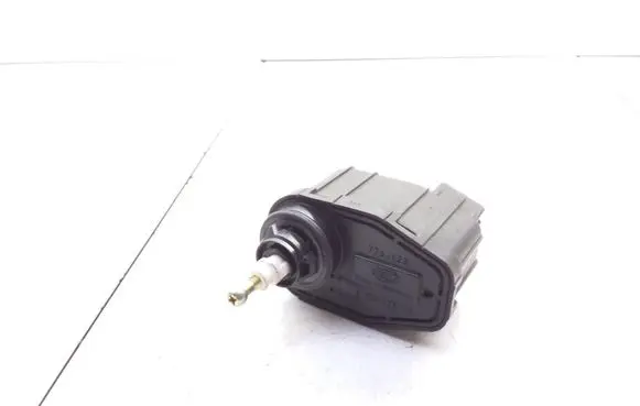 Headlight level adjustment motor