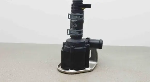 Audi Q7 4M Electric auxiliary coolant/water pump
