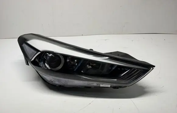 Hyundai Tucson TL Headlight/headlamp 92102D7100