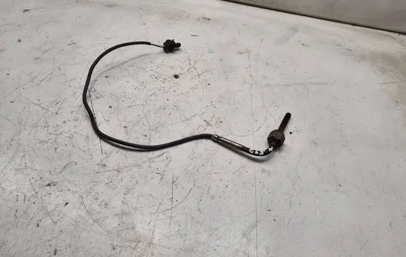 Mercedes-Benz CLS C219 Exhaust gas temperature sensor A0051537928
