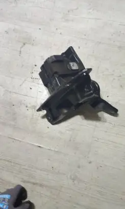 Toyota C-HR I Engine mount vacuum valve 