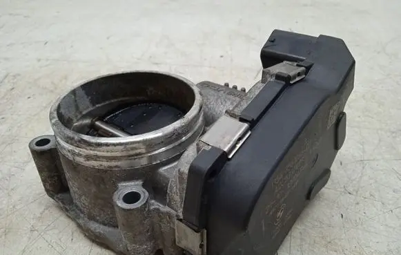 BMW X1 E84 Throttle valve 1354756106602