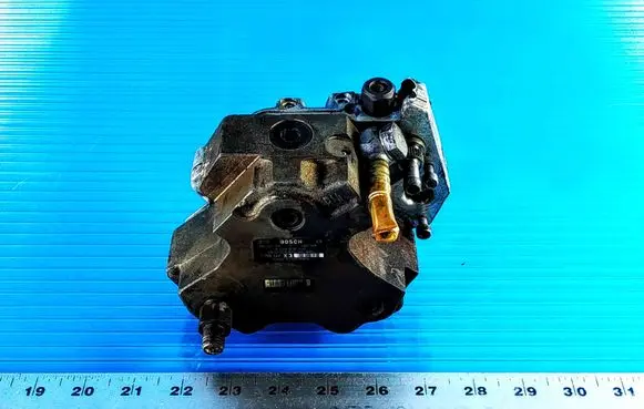 BMW X3 E83 Fuel injection high pressure pump 0445010146 7798333X3