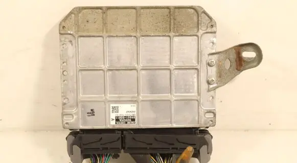Toyota Yaris Engine control unit/module ECU 896610DB11