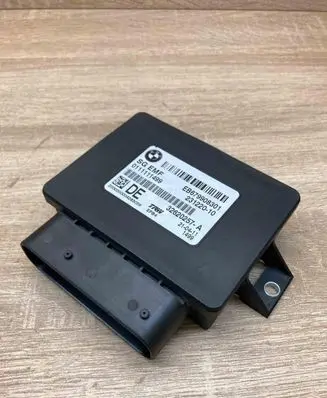 BMW 5 F10 F11 Hand brake control module 6799083 23122010