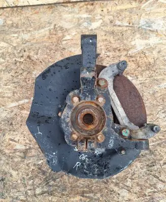 Hyundai Santa Fe Front wheel hub spindle knuckle