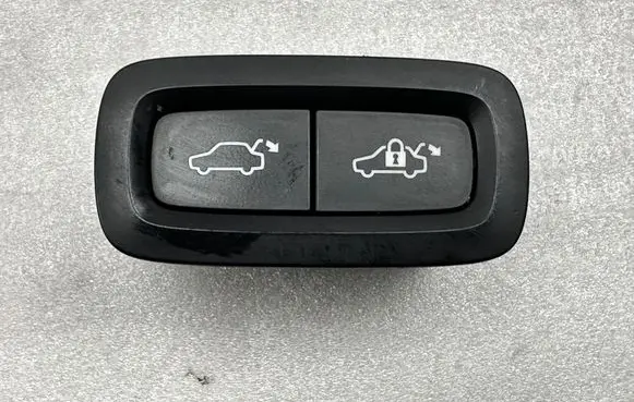 Volvo XC90 Tailgate opening switch 31674801
