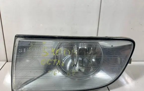 Skoda Octavia Mk2 (1Z) Front fog light 1Z0941699A