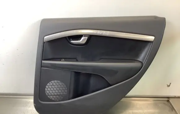 Volvo V70 Rear door card panel trim 1915395 39801432