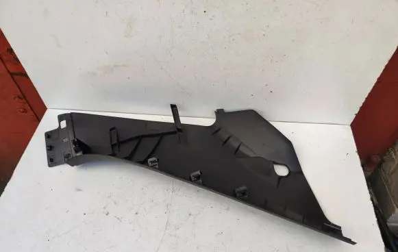 Porsche Cayenne (92A) (C) pillar trim 7P0867765D A053629