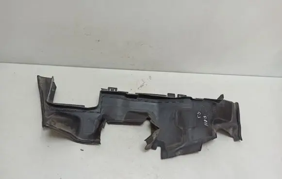 Audi Q3 8U Intercooler air guide/duct channel 8U0121284C