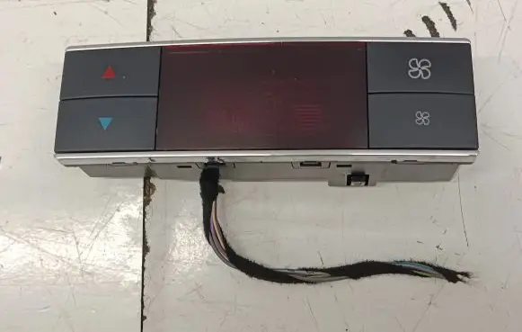 Mercedes-Benz E W212 Climate control unit 2048303390