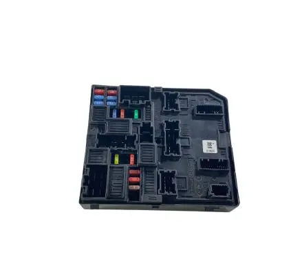 Nissan Rogue Fuse module 284B75NA0B
