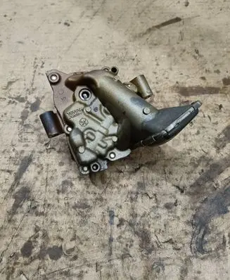 Toyota Auris E180 Oil pump 1510037030 2ZRFE