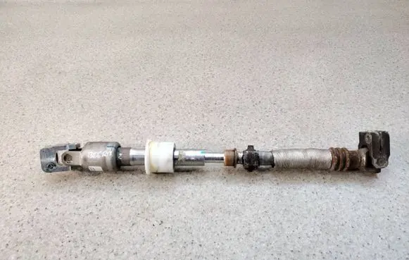 Mercedes-Benz SLK R172 Prop shaft universal joint A1724600409