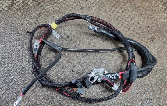 Jeep Grand Cherokee Positive cable (battery) 68322414AB P68322414AB