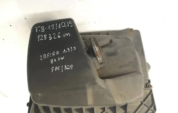 Opel Zafira B Air filter box 4613885960