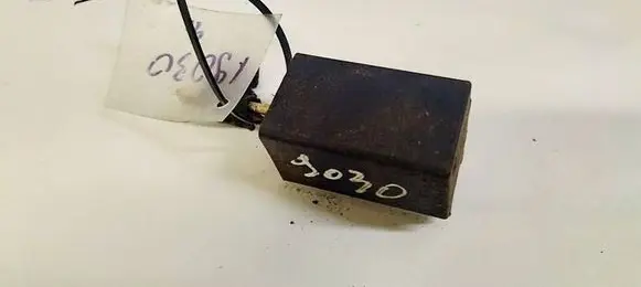 Opel Astra H Coolant fan relay 13119468