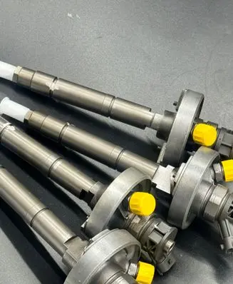 Nissan Cab Star Fuel injectors set 0445110433