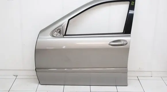 Mercedes-Benz S W220 Front door