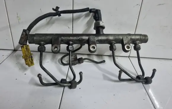 Citroen Berlingo Fuel main line pipe 0445214092 9657017680