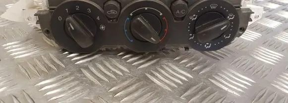 Ford Focus C-MAX Climate control unit 69607003