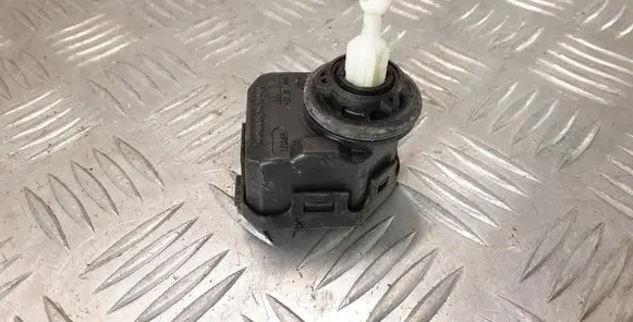 Volkswagen Golf IV Headlight level adjustment motor 1J0941295C