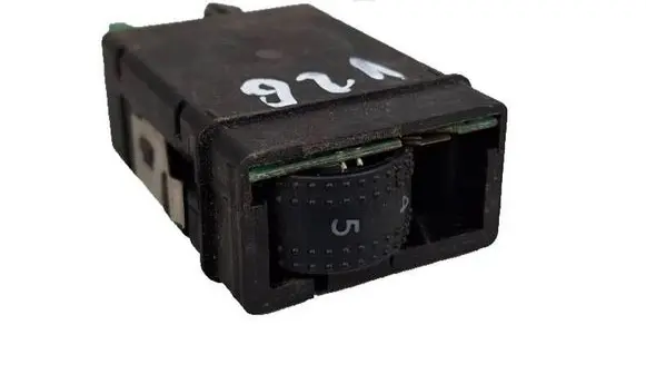 Volkswagen PASSAT B5 Seat heating switch 3B0963563A