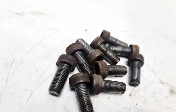 Volvo S40, V40 Nuts/bolts 