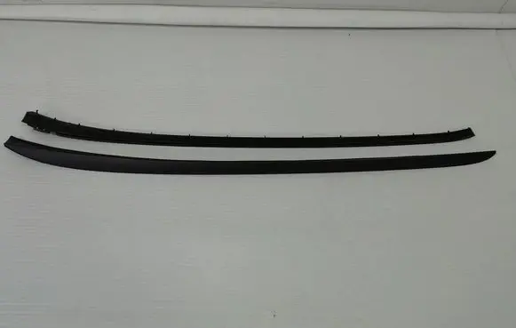 Ford Focus ST Windshield trim BM51A03179 BM51A03195