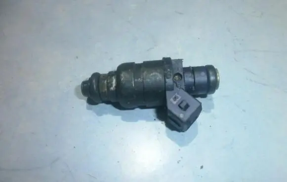 Audi A4 S4 B5 8D Fuel injector 078133551l