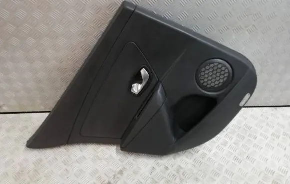 Renault Megane III Coupe rear side trim panel 829A14983R 60928