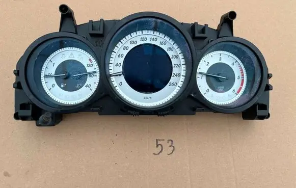 Mercedes-Benz C W204 Speedometer (instrument cluster) A2049004108 A2C33221600