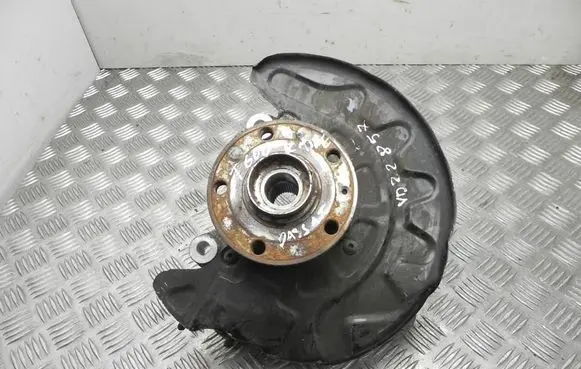 Volkswagen PASSAT B8 Front wheel hub 5Q0407257A