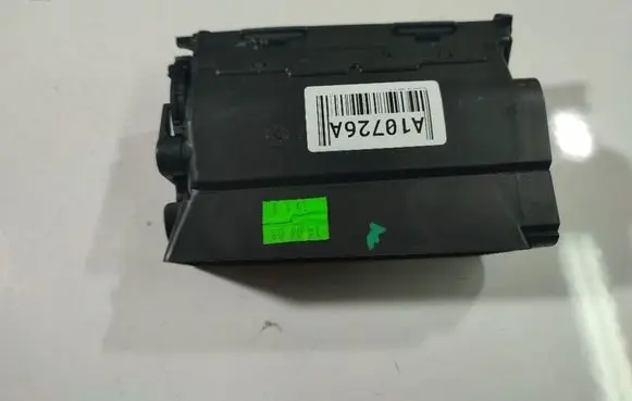 Citroen C5 Dash center air vent grill 63040311 6-304-0311