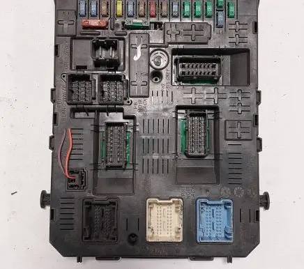 Citroen C5 Fuse module 28119247 281208364 F03320934