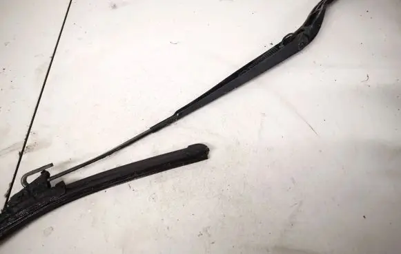 Opel Signum Front wiper blade arm 09185812