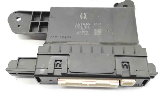 Toyota Prius (XW50) Other devices 8865047351