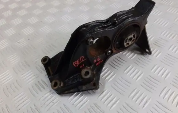 Citroen Berlingo Driveshaft support bearing bracket 