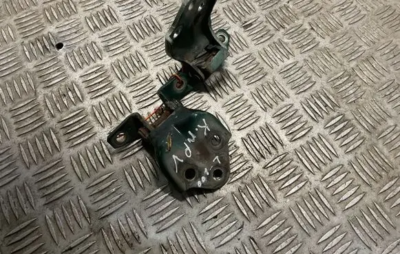 Mitsubishi L200 Front door lower hinge 