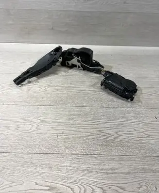 BMW X5 E70 Front door soft close latching motor 7167581 A053702 4151309300